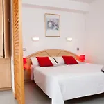 Azureva Club Apartahotel 3*