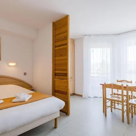 Azureva Club 公寓式酒店 比桑